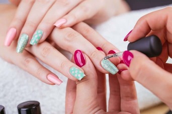 How to Prepare Your Nails for Optimal Polish Longevity and Shine