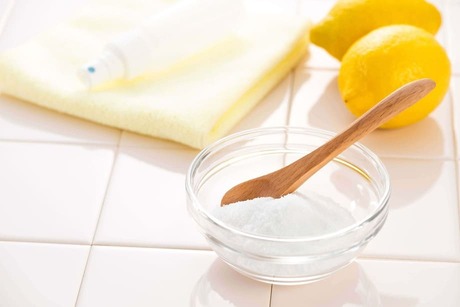 Gentle Yet Effective: How to Use Exfoliating Scrubs on Delicate Aging Skin